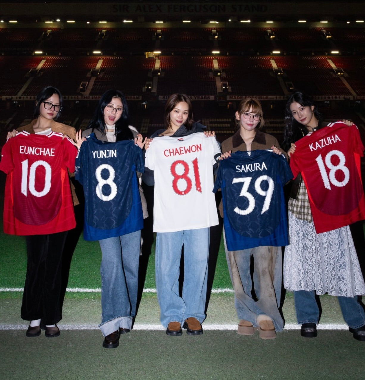 Manchester United x LE SSERAFIM Collection – 90s Football Store