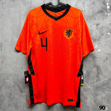 Load image into Gallery viewer, 《 拍賣貨品 》 2020-21 荷蘭|主場|#4 雲迪克|BNWT ( M )