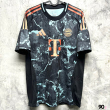 Load image into Gallery viewer, 《 拍賣貨品 》 2024-25 拜仁慕尼黑|作客|#9 哈利簡尼|BNWT|Asia L