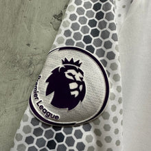 Load image into Gallery viewer, 《 拍賣貨品 》 2016-17 曼聯|第二作客|球員版|#8 馬達|英超 Full Set|95% New|M|2016-17 Manchester United Third #8 Mata EPL Version Adizero ( M )