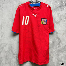 Load image into Gallery viewer, 《 拍賣貨品 》 2006-07 捷克|主場|#10 路斯基|BNWT with Defects ( L )