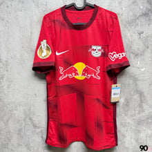 Load image into Gallery viewer, 《 拍賣貨品 》 2022-23 RB萊比錫|作客|#17 蘇保斯禮|德國盃 Full set|BNWT ( M )
