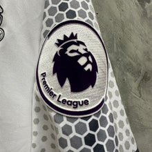 Load image into Gallery viewer, 《 拍賣貨品 》 2016-17 曼聯|第二作客|球員版|#8 馬達|英超 Full Set|95% New|M|2016-17 Manchester United Third #8 Mata EPL Version Adizero ( M )