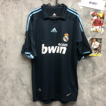 Load image into Gallery viewer, 2009-10 Real Madrid Away #17 v. Nistelrooy (L)