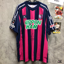 Load image into Gallery viewer, 2004 Cerezo Osaka Home with Hiroaki Morishima sign (JP O) 90% New