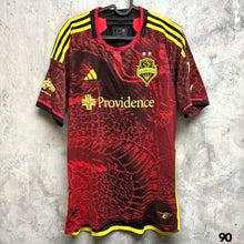 將圖片載入圖庫檢視器 2023 西雅圖海灣者｜x 李小龍特別版｜球員版｜BNWT｜2023 Seattle Sounders FC The Bruce Lee Authentic ( Multiple Sizes )
