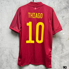 Load image into Gallery viewer, 《 拍賣貨品 》 2020-21 西班牙｜主場｜#10 泰亞高｜BNWT ( M )

