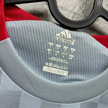 Load image into Gallery viewer, 2008-09 利物浦｜作客｜球員版｜#4 謝拉特｜英超 Full Set｜90% New｜M｜2008-09 Liverpool Away #4 Gerrard EPL Version Authrntic ( M )
