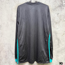 Load image into Gallery viewer, 《 拍賣貨品 》 2017-18 皇家馬德里｜作客長袖｜BNWT with Defects（ L )
