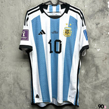 Load image into Gallery viewer, 2022 阿根廷｜2星主場｜球員版｜2022世界盃决賽｜#10 美斯｜ BNWT｜M｜2022 Argentina Home｜World Cup 2022 Final｜#10 Messi Authentic ( M )
