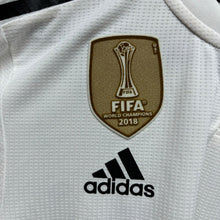 Load image into Gallery viewer, 2018-19 皇家馬德里｜主場長袖｜球員版｜#4 沙治奧拉莫斯｜歐聯 Full Set｜BNWT｜M｜2018-19 Real Madrid Home L/S  #4 Sergio Ramos UCL Set Authentic ( M )
