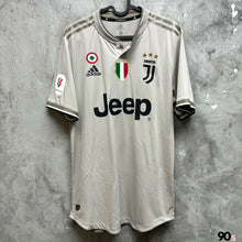 Load image into Gallery viewer, 2018-19 祖雲達斯｜作客｜#23 安利簡｜意大利盃 Full Set ｜更衣室球員版｜90% New｜Size 8｜2018-19 Juventus Away #23 Emre Can coppa italia Version Player Issue ( Size 8 )
