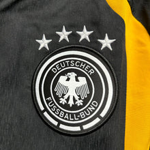 將圖片載入圖庫檢視器 2026-27 德國｜Presentation 外套｜BNWT｜2026-27 Germany Tiro Presentation Jacket World Cup 2026 ( Multiple Sizes )
