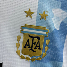 Load image into Gallery viewer, 2021-22 阿根廷｜主場｜球員版｜2021 美洲杯冠軍章｜世界盃外圍賽 Full Set｜#21 戴巴拿｜95% New｜Size 6｜2021-22 Argentina Home #21 Dybala Player Issue authentic with 2021 Copa America Campeón Badge &amp; World Cup Qualifiers ( Size 6 )
