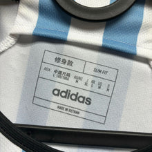 Load image into Gallery viewer, 2022 阿根廷｜2星主場｜2022世界盃决賽｜#10 美斯｜ BNWT｜Asia L｜2022 Argentina Home｜World Cup 2022 Final｜#10 Messi ( Asia L )
