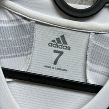 Load image into Gallery viewer, 2020-21 祖雲達斯｜主場｜#14 麥堅尼｜超級盃 Full Set｜更衣室球員版｜90% New｜Size 7｜2020-21 Juventus Home #14 Mckenne Supercup Version Player Issue ( Size 7 )
