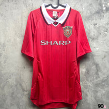 Load image into Gallery viewer, &quot;Original Retro&quot; 1998-99 Manchester United｜Official Retro One Star Europa League Home｜With Retro Engraved Seal｜BNWT｜1998-99 Manchester United Official Retro UCL One Star Home with retro printing(Multiple Sizes) 
