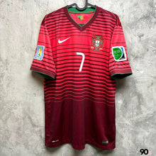 將圖片載入圖庫檢視器 《 拍賣貨品 》2014-15 葡萄牙｜主場｜#7 C朗拿度｜2014 世界盃｜95% New｜L｜2014-15 Portugal Home #7 Ronaldo World Cup 2014 ( L )
