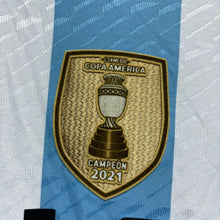 將圖片載入圖庫檢視器 2022 阿根廷｜2星主場｜球員版｜2021 美洲杯冠軍章｜#10 美斯｜95% New｜Asia XL｜2022 Argentina Home Player Version #10 Messi With 2021 Copa America Campeón Badge ( Asia XL )
