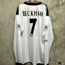 將圖片載入圖庫檢視器 《原裝復刻》1997-99 曼聯｜官方復刻作客｜連復刻字章｜BNWT｜1997-99 Manchester United Official Retro Away L/S with retro printing ( Multiple Sizes )
