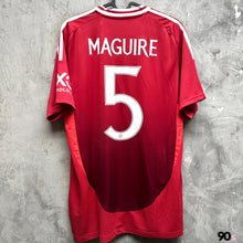 將圖片載入圖庫檢視器 2024-25 曼聯｜主場｜#5 麥佳亞｜BNWT｜2024-25 Manchester United Home #5 Maguire ( Multiple Sizes )
