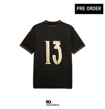 將圖片載入圖庫檢視器 2025-26 葡萄牙｜尤西比奧特別版｜球員版 Box Set｜BNWT｜2025-26 Portugal Puma Eusebio Special Edition Authentic Box Set （ Multiple Sizes )
