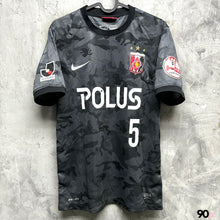 Load image into Gallery viewer, 《 拍賣貨品 》 2014 浦和紅鑽｜第二作客｜#5 槙野智章 ｜90% New｜JP S
