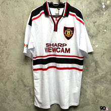 Load image into Gallery viewer, 《原裝復刻》1997-99 曼聯｜官方復刻作客｜連復刻字章｜BNWT｜1997-99 Manchester United Official Retro Away with retro printing ( Multiple Sizes )
