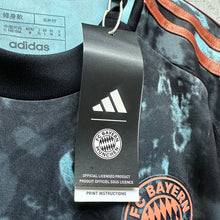 Load image into Gallery viewer, 2024-25 拜仁慕尼黑｜作客｜BNWT｜2024-25 Bayern Munich Away ( Multiple Sizes )
