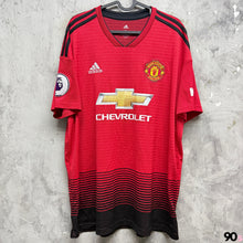 Load image into Gallery viewer, 《 拍賣貨品 》 2018-19 曼聯｜主場｜#3 拜利｜英超 Full set｜90% New ( XL )
