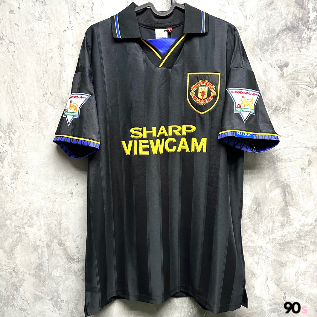 《Original Replica》1993-95 Manchester United｜Official Replica Away｜With Replica Stamp｜BNWT｜1993-95 Manchester United Official Retro Away with retro printing (Multiple Sizes) 
