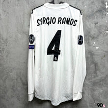 將圖片載入圖庫檢視器 2018-19 皇家馬德里｜主場長袖｜球員版｜#4 沙治奧拉莫斯｜歐聯 Full Set｜90% New｜L｜ 2018-19 Real Madrid Home #4 Sergio Ramos Player UCL set ( L )
