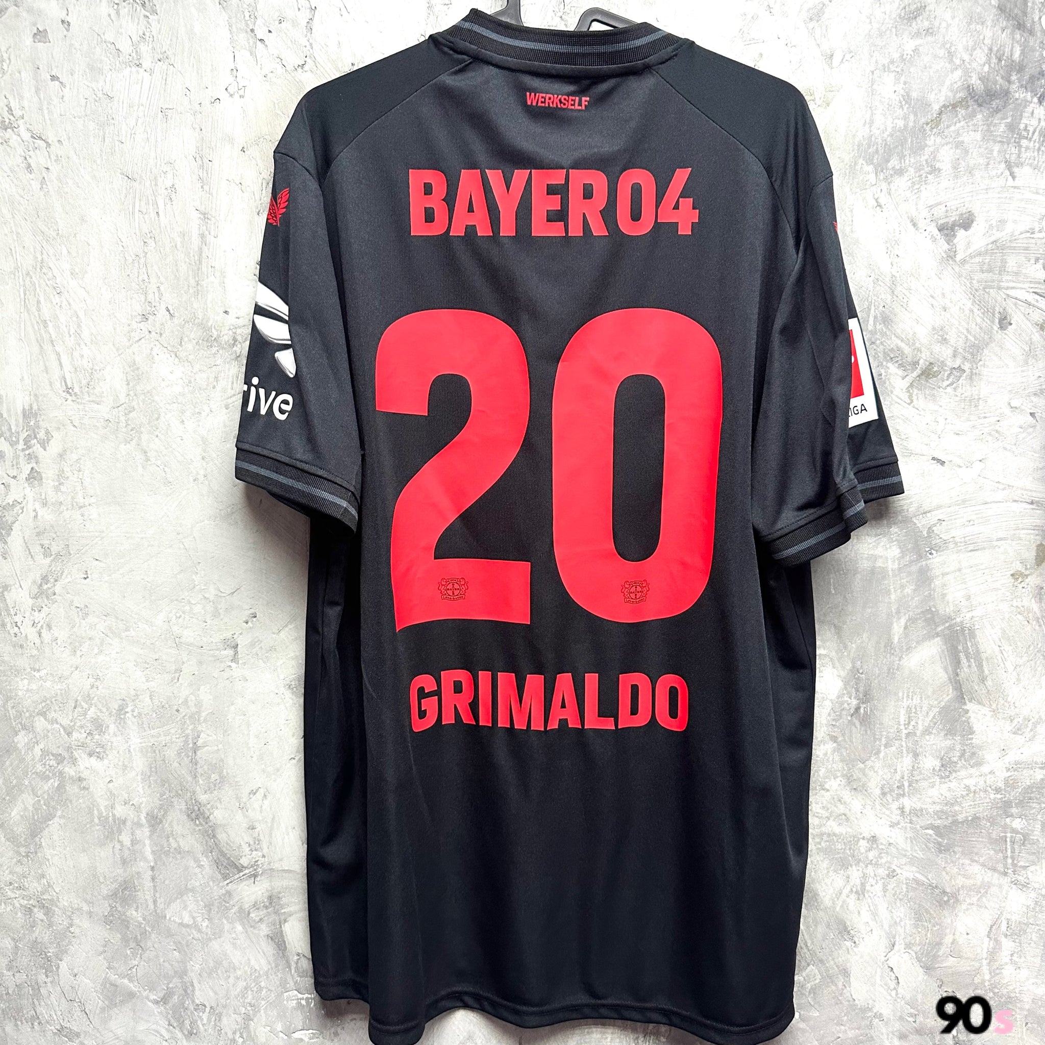2023-24 Bayer Leverkusen Home #20 Grimaldo Bundesliga Set (XL