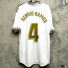 Load image into Gallery viewer, 2019-20 皇家馬德里｜主場｜球員版｜#4 沙治奧拉莫斯｜西甲 Full Set｜90% New｜L｜2019-20 Real Madrid Home #4 Sergio Ramos La Liga Version authentic  ( L )
