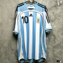 將圖片載入圖庫檢視器 《原裝復刻》 2006-07 阿根廷｜原裝復刻主場｜BNWT｜ 2006-07 Argentina x Adidas Home Official Reissue ( Multiple Sizes )
