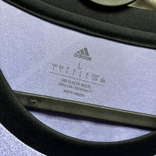 Load image into Gallery viewer, 《 拍賣貨品 》 2022-23 皇家馬德里｜作客｜球員版｜#9 賓斯馬｜歐聯 Full Set｜BNWT｜L｜2022-23   Real Madrid Away #9 Benzema UCL Authentic ( L )
