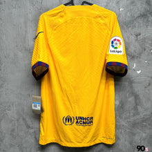 將圖片載入圖庫檢視器 《 拍賣貨品 》 2023-24 巴塞隆拿｜第四球衣｜球員版｜BNWT｜M
