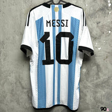 將圖片載入圖庫檢視器 2022 阿根廷｜2星主場｜球員版｜2021 美洲杯冠軍章｜#10 美斯｜95% New｜Asia XL｜2022 Argentina Home Player Version #10 Messi With 2021 Copa America Campeón Badge ( Asia XL )
