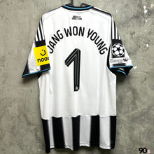 將圖片載入圖庫檢視器 2025-26 紐卡素｜主場｜連 IVE 印字及歐聯章｜BNWT｜2025-26 Newcastle Home with IVE printing &amp; UCL Set ( Multiple Sizes )
