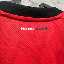 將圖片載入圖庫檢視器 2024-25 香港｜主場｜連印字｜BNWT｜2024-25 Hong Kong Home with Printing ( Multiple Sizes )
