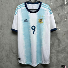 將圖片載入圖庫檢視器 2019-20 阿根廷｜主場｜球員版｜#9 阿古路｜95% New｜L｜2019-20 Argentina Home #9 Kun Aguero authentic ( L )
