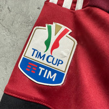 Load image into Gallery viewer, 《 拍賣貨品 》  2014-15 AC米蘭｜主場｜#10 本田圭佑｜意大利盃 Full Set｜BNWT｜S｜2014-15 AC Milan Home #10 Honda Tim Cup  ( S )
