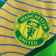 Load image into Gallery viewer, 2024-25 曼聯｜GK｜更衣室球員版｜BNWT｜XL｜2024-25 Manchester United GK Player Issue Authentic ( XL )
