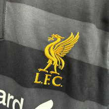 Load image into Gallery viewer, 2014-15 利物浦｜第二作客｜#4 謝拉特｜歐聯 Full Set｜90% New｜S｜2014-15 Liverpool Third #4 Gerrard UCL Version ( S )
