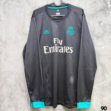 Load image into Gallery viewer, 《 拍賣貨品 》 2017-18 皇家馬德里｜作客長袖｜BNWT with Defects（ L )
