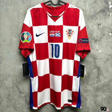 Load image into Gallery viewer, 2020-21 克羅地亞｜主場｜#10 摩迪｜歐國盃 Full Set｜BNWT｜M｜2020-21 Croatia Home #10 MODRIC Euro 2020 vs Scotland ( M )
