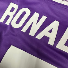 Load image into Gallery viewer, 2016-17 皇家馬德里｜作客長袖｜#7 C朗拿度｜歐聯决賽 Full Set｜BNWT｜M｜2016-17 Real Madrid Away L/S #7 Ronaldo UCL Final Version ( M )
