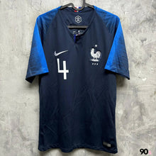 Load image into Gallery viewer, 2018 法國｜單星主場｜#4 華拉尼｜95% New｜S｜2018-19 France Home 1 Star #4 Varane ( S )
