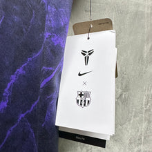 將圖片載入圖庫檢視器 2026-27 巴塞隆拿｜x Kobe Pre Match｜ BNWT｜2026-27 Barcelona x Kobe Pre Match  ( Multiple Sizes )
