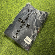 Load image into Gallery viewer, Travis Scott x 巴塞隆拿 Spray Logo Tee｜Brand New｜ Travis Scott x FC Barcelona Washed Spray Logo Tee ( Multiple Sizes )
